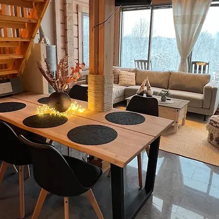 Pohjoistuuli - 5+1 Henkiloelle, Luoteis-himos Ski-in/out 56m² + 11m² Villa Jämsä